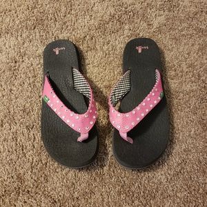 Sanuk youth pink sandals with rhinestones